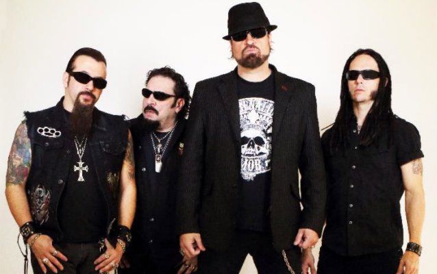 Adrenaline Mob a aflat de pe Internet ca nu mai are basist